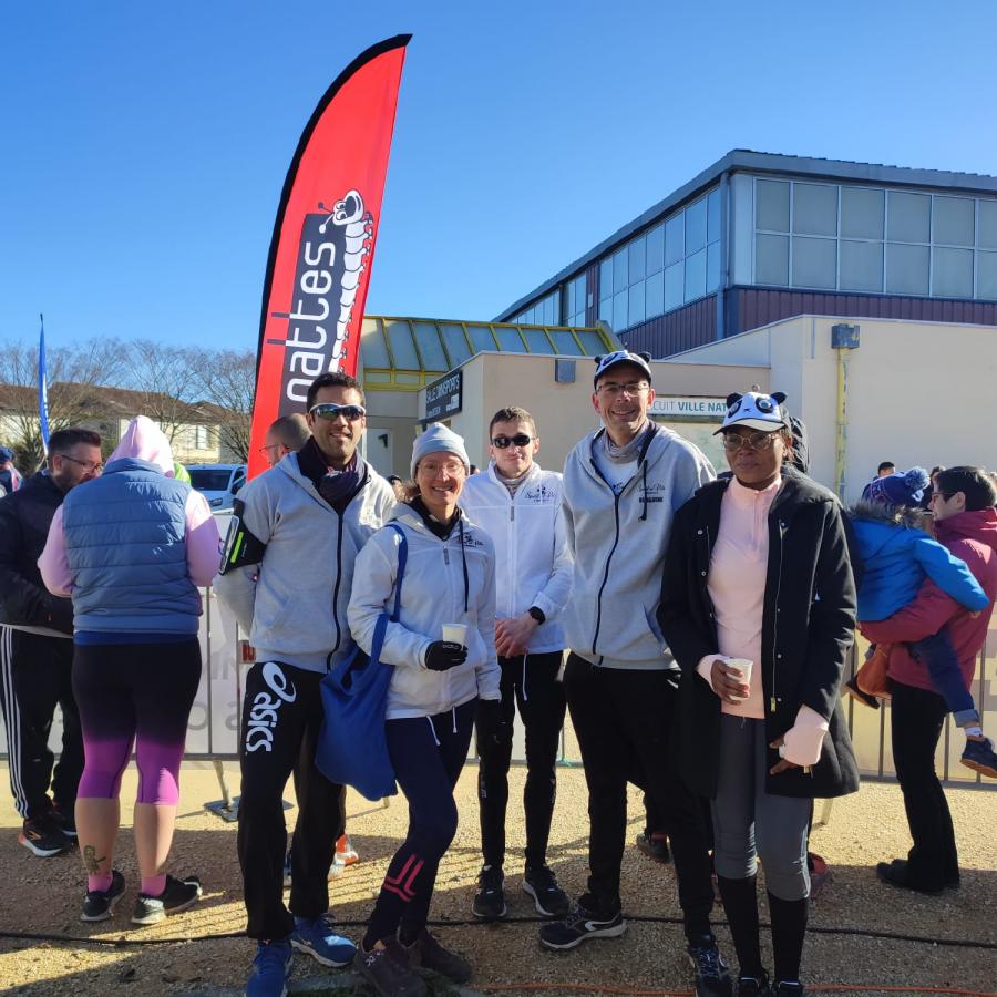 Des pandas souriants après la course