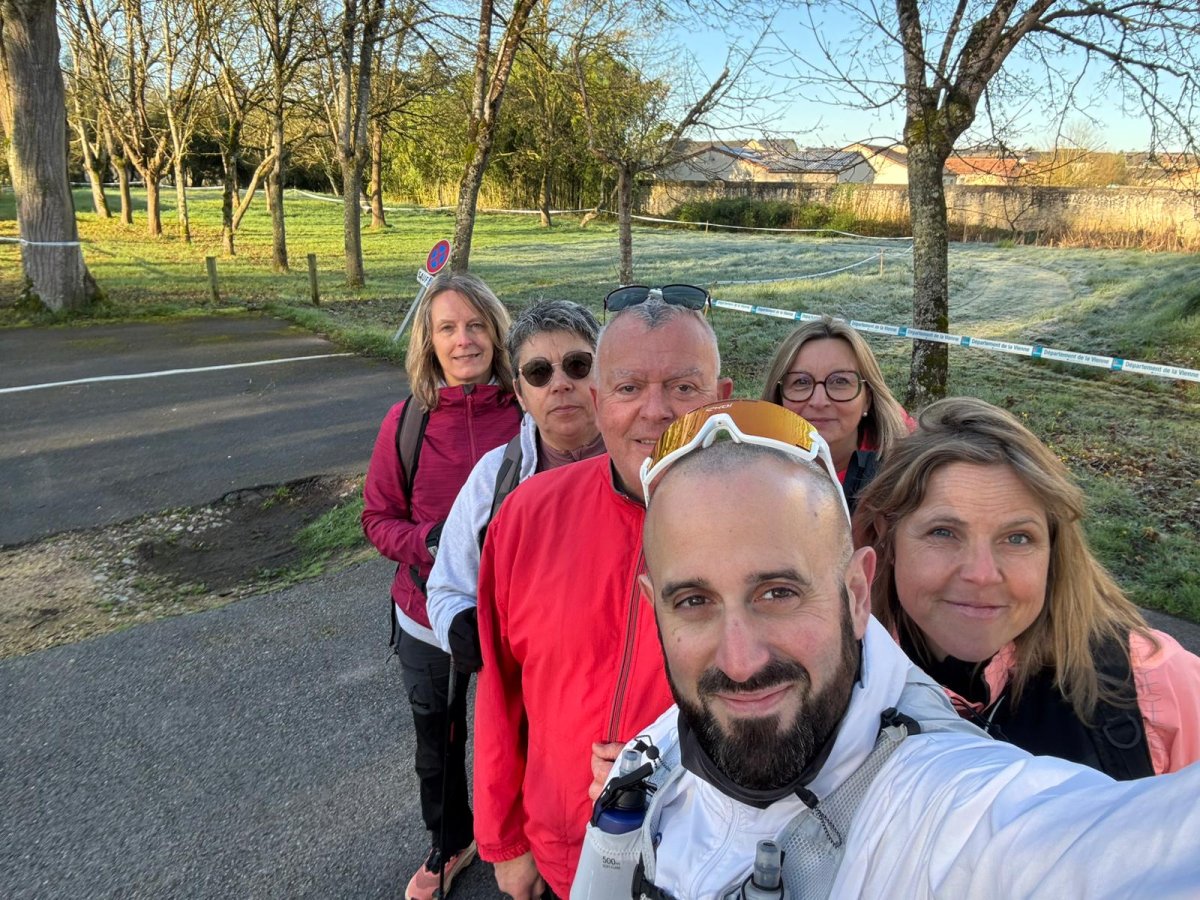 SIX PANDAS SUR LES CHEMINS DES CLOITRES